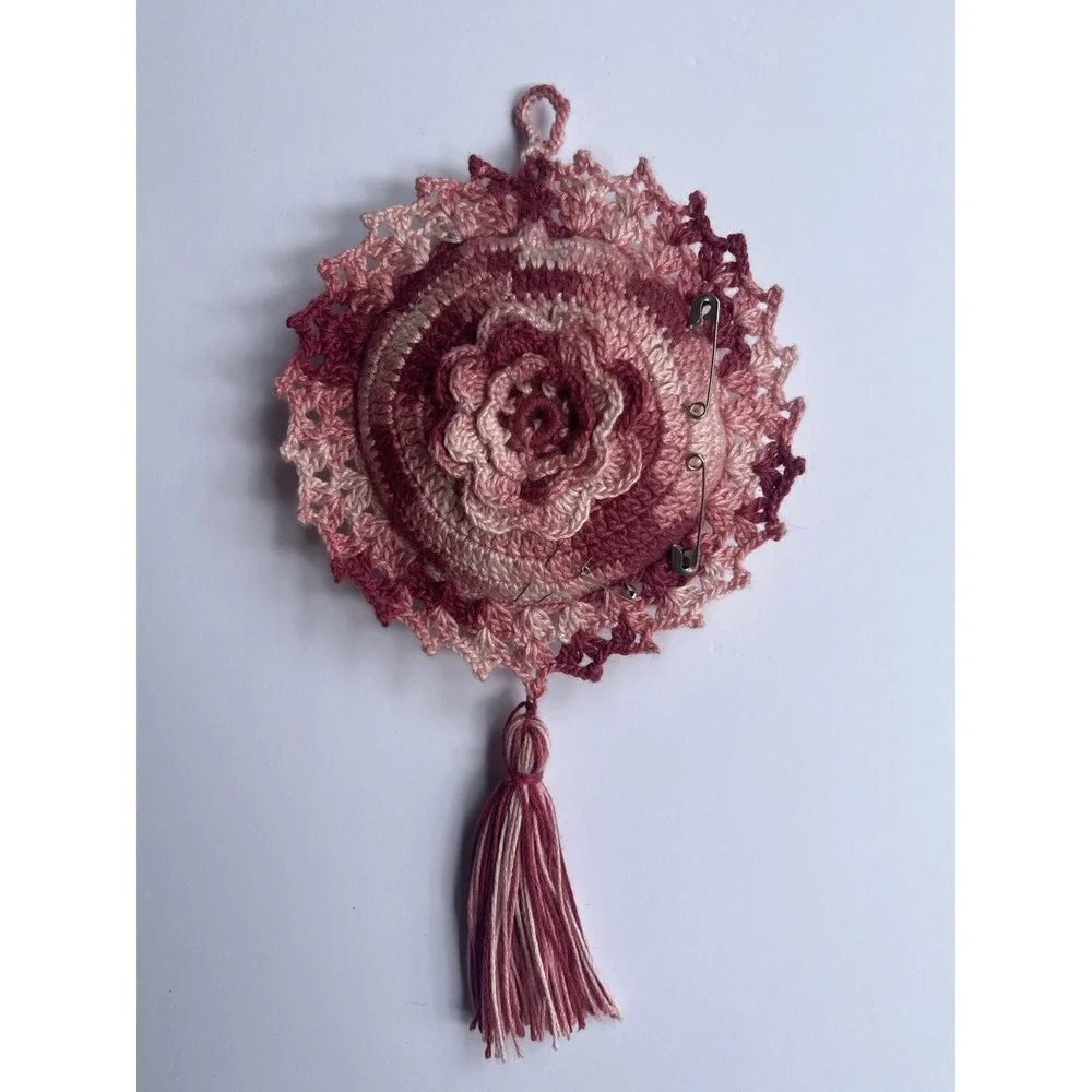 VTG Handmade Crochet Hanging Pin Cushion 3D Floral‎ Ombre Pink Wall Decor Tassel